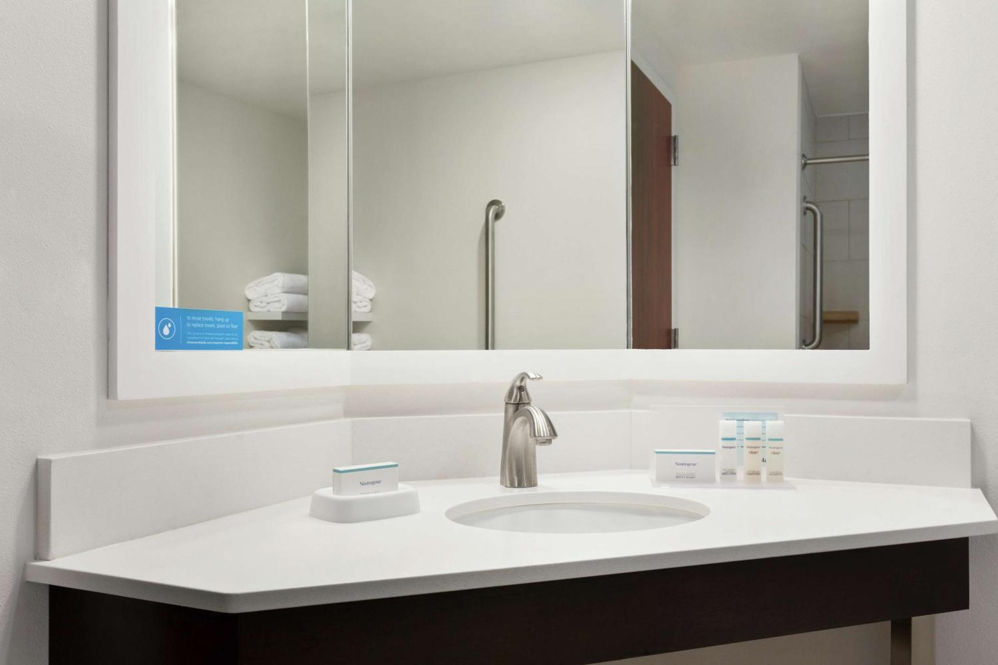 Hampton By Hilton Oklahoma City I-40 East- Tinker Afb Midwest City Εξωτερικό φωτογραφία